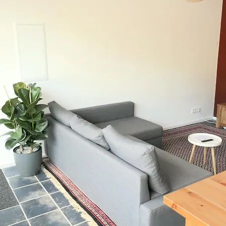 Stilvolle Erdgeschoss-wohnung: Gemuetlich Eingerichtet Mit Eigenem Eingang Gelsenkirchen