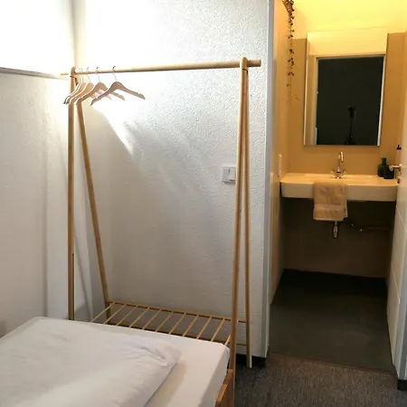 Stilvolle Erdgeschoss-wohnung: Gemuetlich Eingerichtet Mit Eigenem Eingang Appartement *