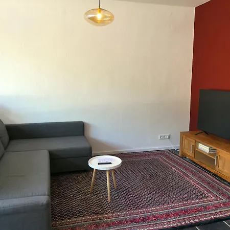 Stilvolle Erdgeschoss-wohnung: Gemuetlich Eingerichtet Mit Eigenem Eingang Gelsenkirchen