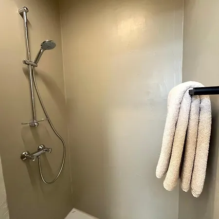 Stilvolle Erdgeschoss-wohnung: Gemuetlich Eingerichtet Mit Eigenem Eingang Gelsenkirchen