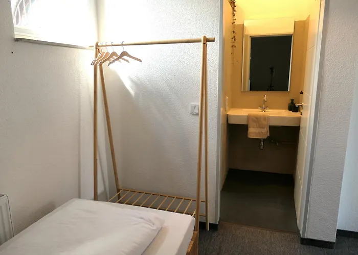 Stilvolle Erdgeschoss-wohnung: Gemuetlich Eingerichtet Mit Eigenem Eingang Apartment *