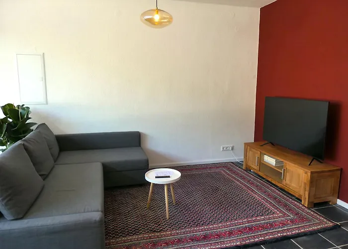 Stilvolle Erdgeschoss-wohnung: Gemuetlich Eingerichtet Mit Eigenem Eingang Gelsenkirchen